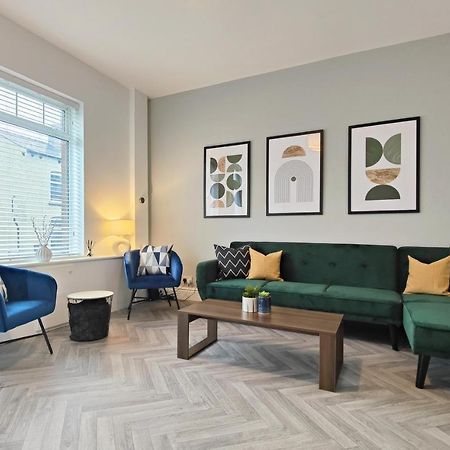 Stott House - Bright Spacious Townhouse 15 Minutes To Central Manchester With Free Parking Villa Esterno foto