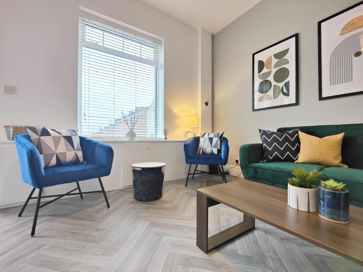 Stott House - Bright Spacious Townhouse 15 Minutes To Central Manchester With Free Parking Villa Esterno foto