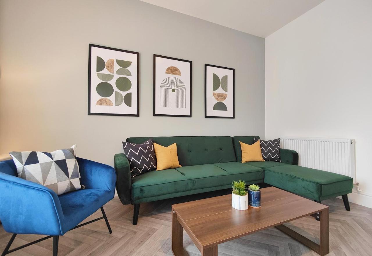 Stott House - Bright Spacious Townhouse 15 Minutes To Central Manchester With Free Parking Villa Esterno foto