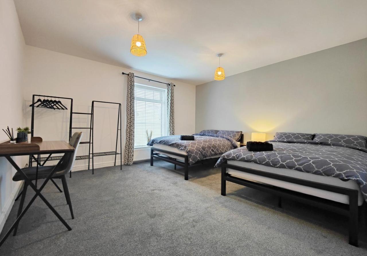 Stott House - Bright Spacious Townhouse 15 Minutes To Central Manchester With Free Parking Villa Esterno foto